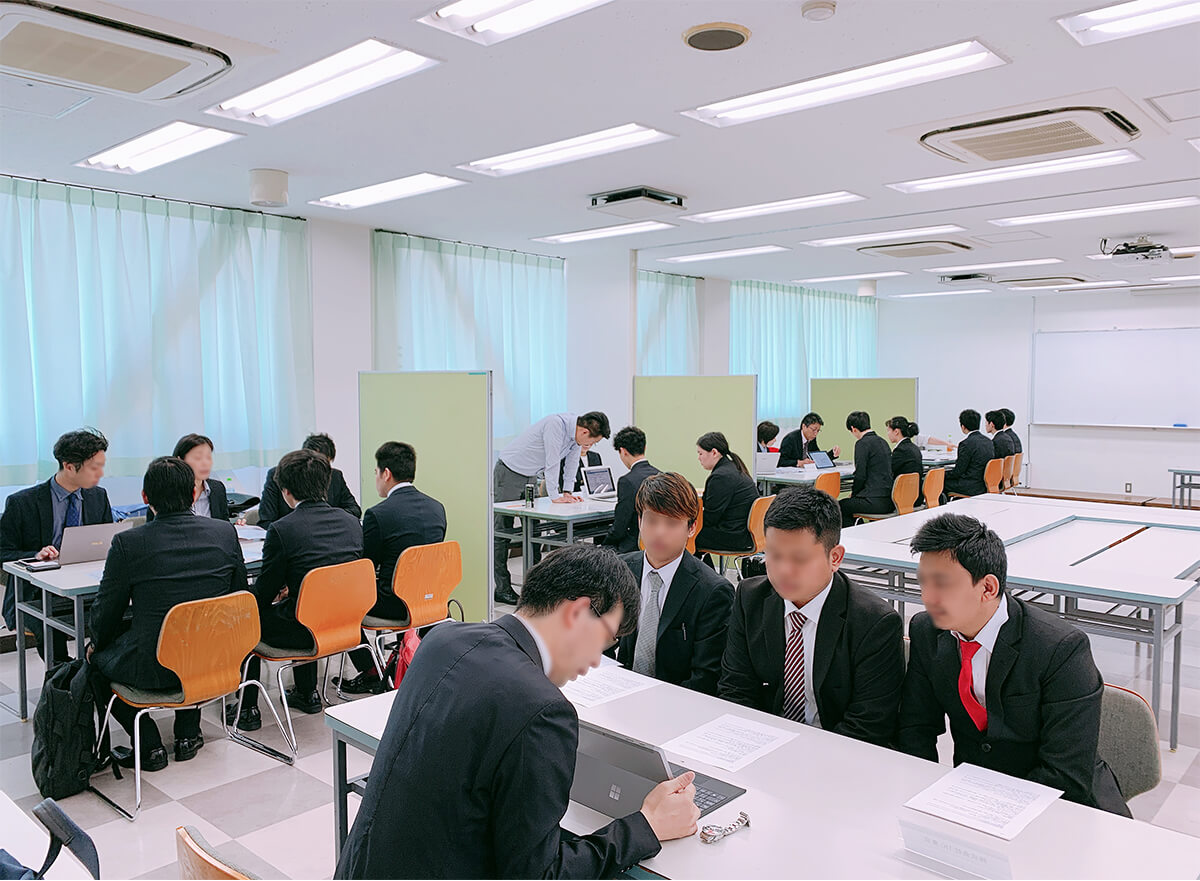 集団面接会｜東京マルチ・AI専門学校