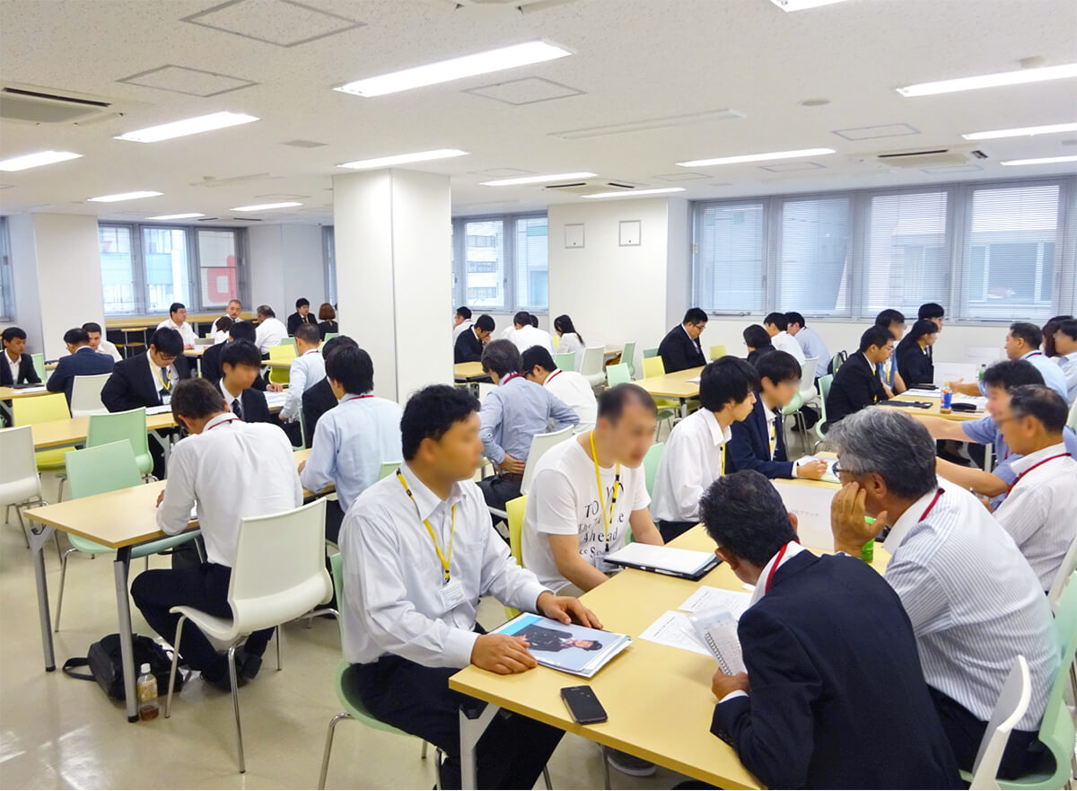 集団面接会｜日本電子専門学校